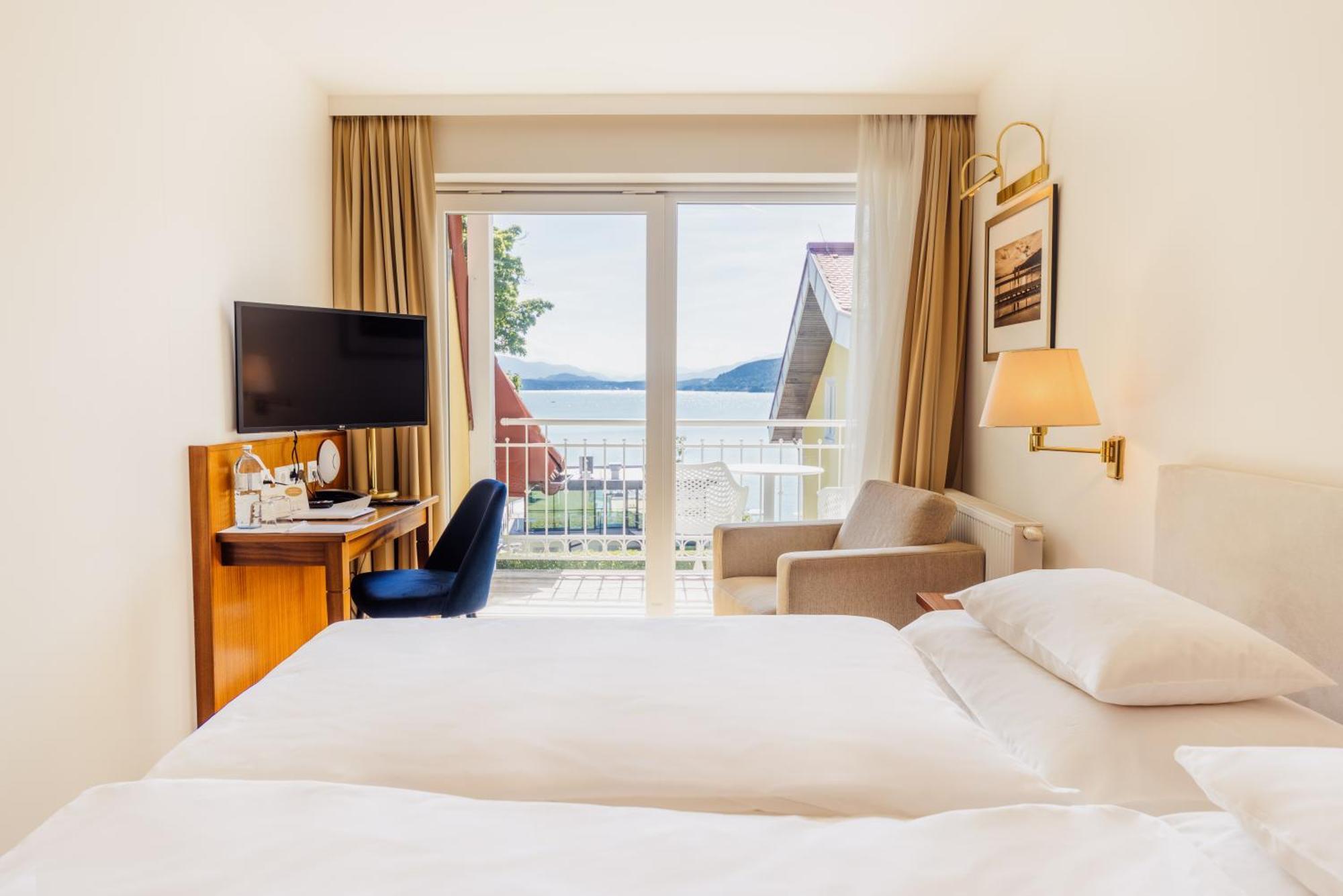 Seehotel Dr. Jilly Portschach am Woerthersee Exterior photo